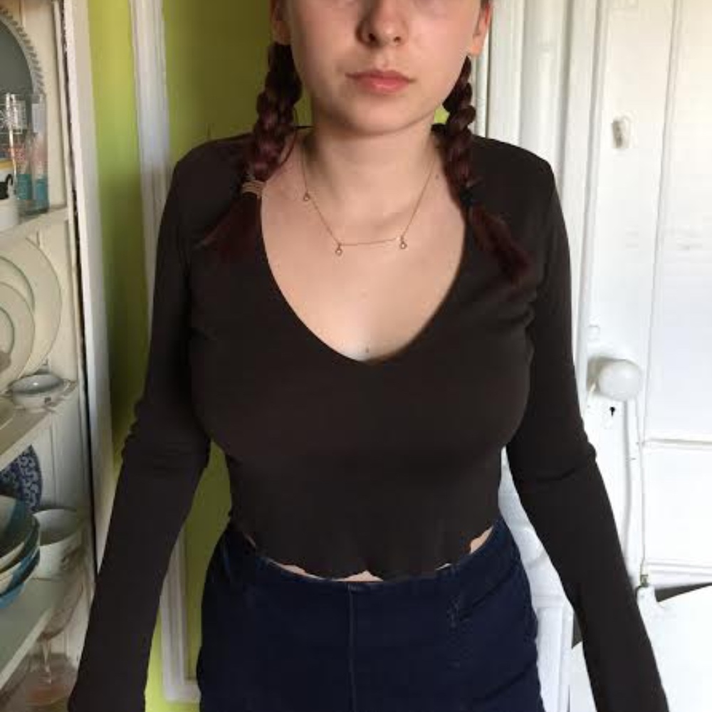 CROPPED V NECK LONG SLEEVE